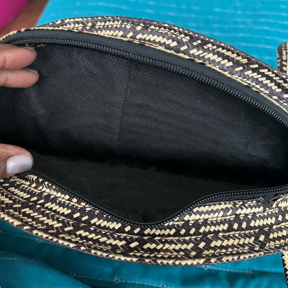 Brown/beige placemat shoulder bag. - Picture 3 of 6